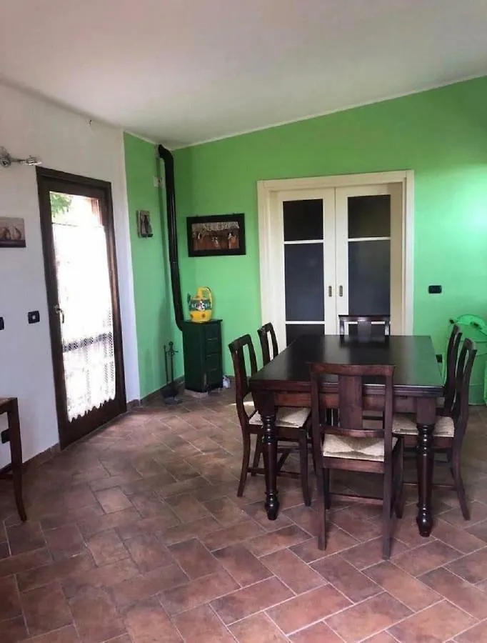 Apartment Appartamento In Bifamiliare Tizzano Val Parma